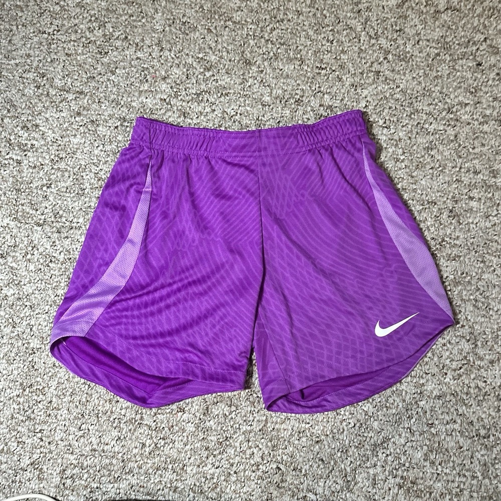 NIKE Women's Strike Shorts Soccer Shorts Dri FIT Purple DX0473 534 Sz Small NOWT